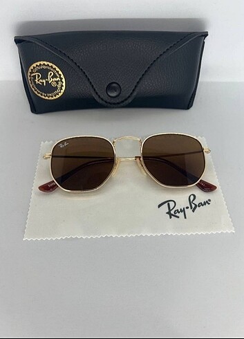 RAY BAN 