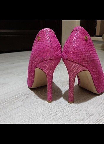 39 Beden Camelia