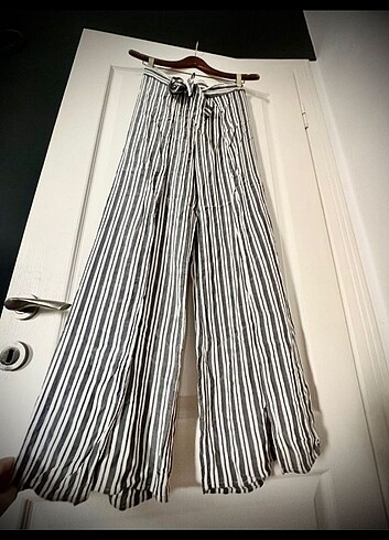 Pull and Bear Kumaş pantolon çizgili