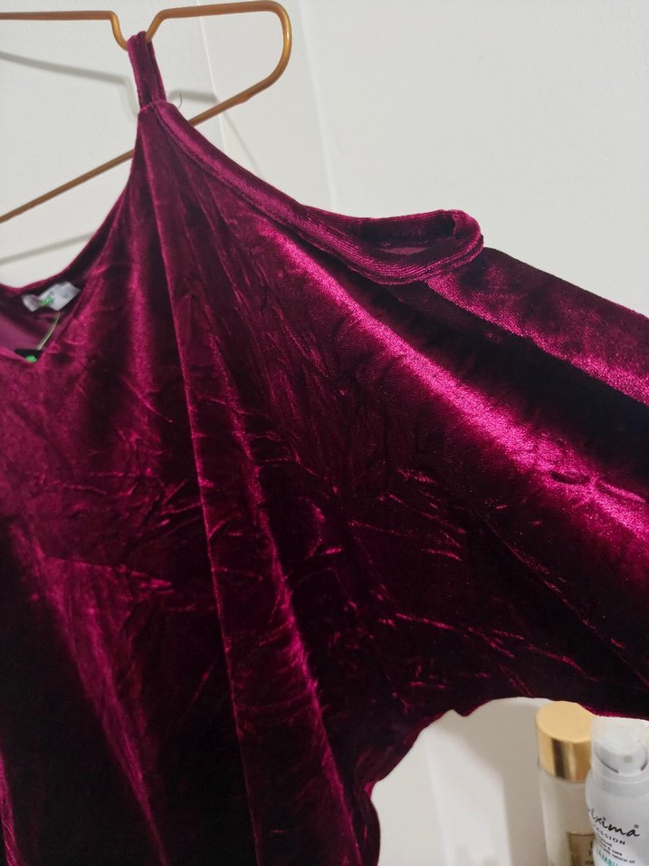 Bordo V Yaka Dökümlü Kadın Bluz - Görsel 4