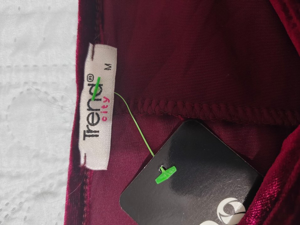 Bordo V Yaka Dökümlü Kadın Bluz - Görsel 5