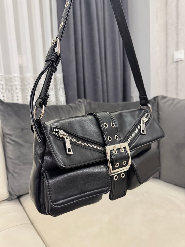 Stradivarius Kemer Detaylı Siyah Deri Kadın Çanta - Görsel 2