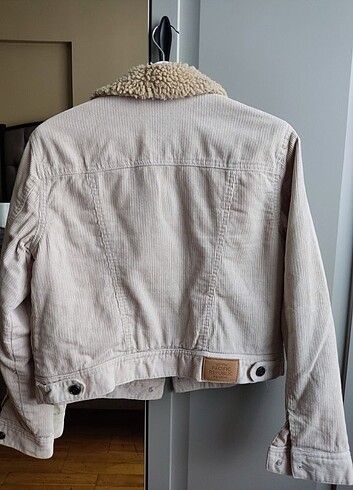 s Beden ten rengi Renk Pull and Bear içi kürklü mont