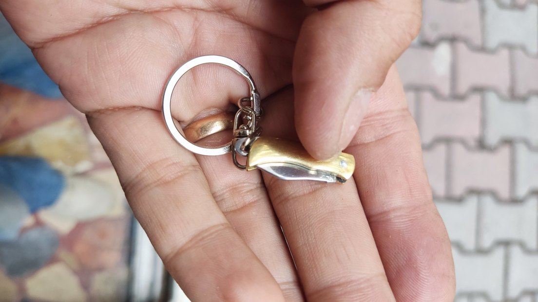 Parlak Altın Renkli Mini Bıçak Anahtarlık - Görsel 2