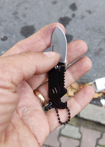 Siyah Mini Çok Fonksiyonlu Katlanır Bıçak - Görsel 4