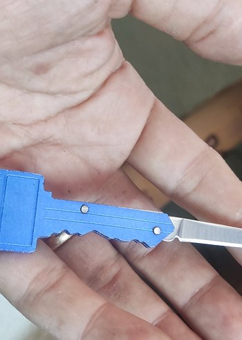 Mavi Renkli Anahtar Şeklinde Katlanabilir Bıçak - Görsel 3