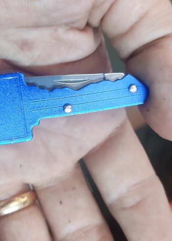 Mavi Renkli Anahtar Şeklinde Katlanabilir Bıçak - Görsel 4