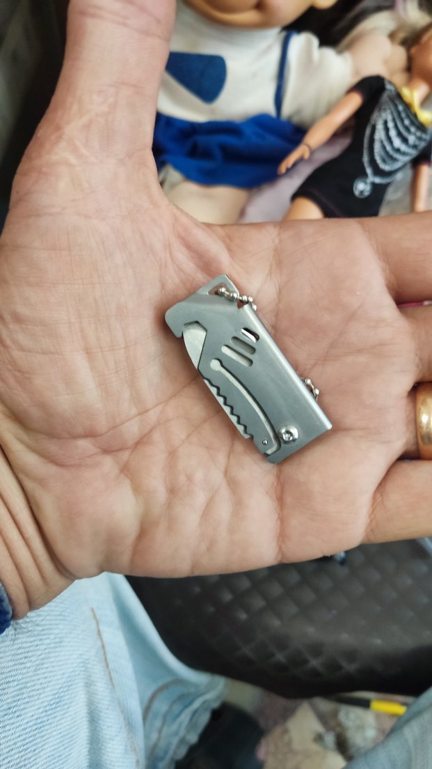 Çok Fonksiyonlu Mini Katlanır Bıçak Anahtarlık - Görsel 5