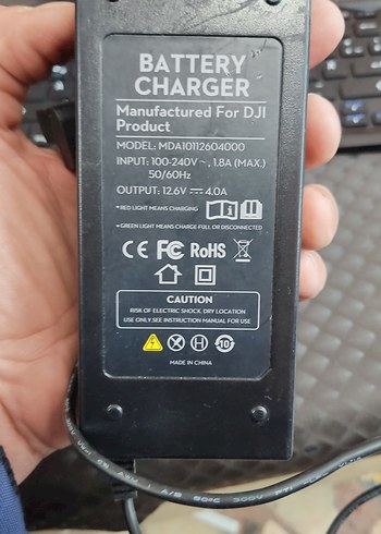 DJI Siyah Batarya Şarj Cihazı 12.6V 4A - Görsel 3