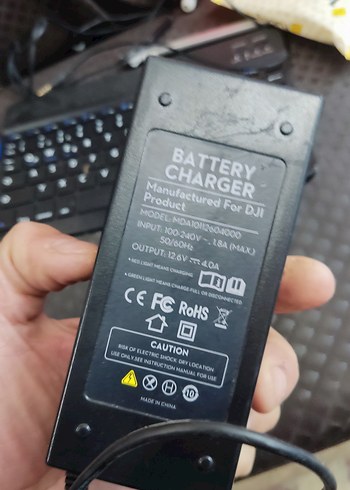 DJI Siyah Batarya Şarj Cihazı 12.6V 4A - Görsel 9