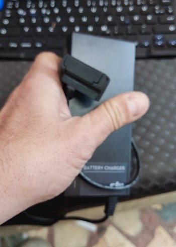 DJI Siyah Batarya Şarj Cihazı 12.6V 4A - Görsel 5