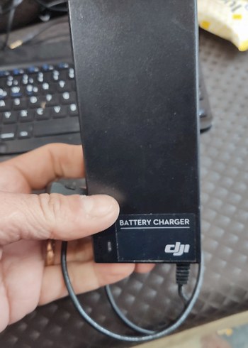 DJI Siyah Batarya Şarj Cihazı 12.6V 4A - Görsel 8