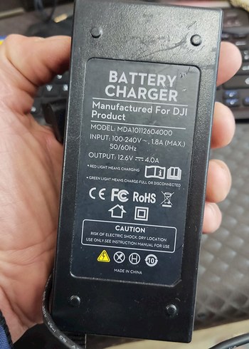 DJI Siyah Batarya Şarj Cihazı 12.6V 4A - Görsel 2