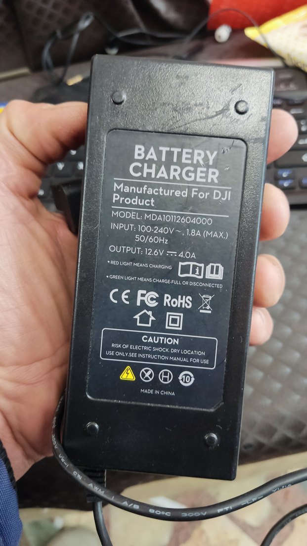 DJI Siyah Batarya Şarj Cihazı 12.6V 4A - Görsel 2