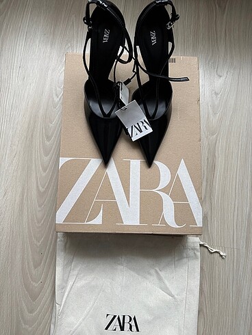 Zara ön bant detaylı kadın topuklu ayakkabı