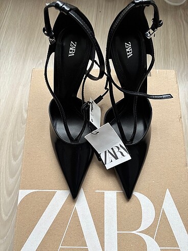 Zara Zara ön bant detaylı kadın topuklu ayakkabı