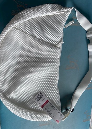  Beden Uniqlo Beyaz büyük olan Omuz Çantası ikonik modeki