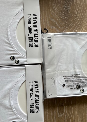 s Beden Uniqlo ANYA HINDMARCH Beyaz Kısa Kollu Boxy Tişört