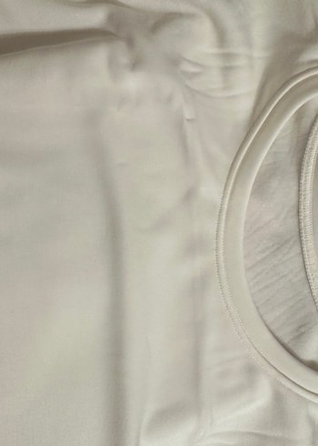 HEATTECH Ultra Warm Crew Neck T-Shirt  krem iclik 
 Uzun Kollu - Görsel 4