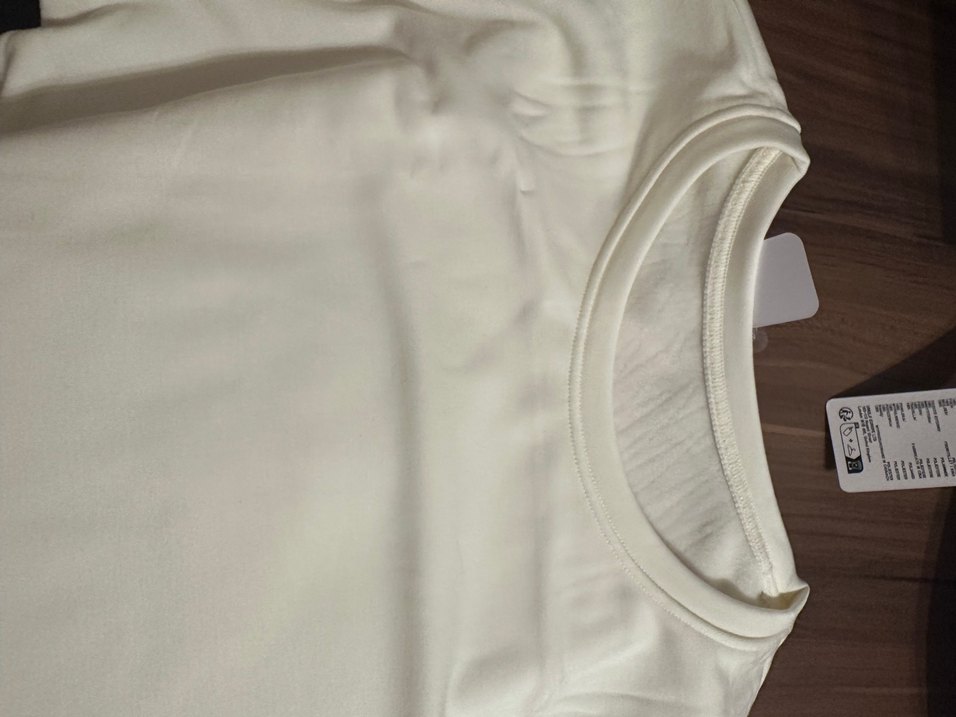 HEATTECH Ultra Warm Crew Neck T-Shirt  krem iclik 
 Uzun Kollu - Görsel 4