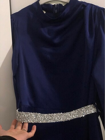 Zara Mavi taş kemerli elbise