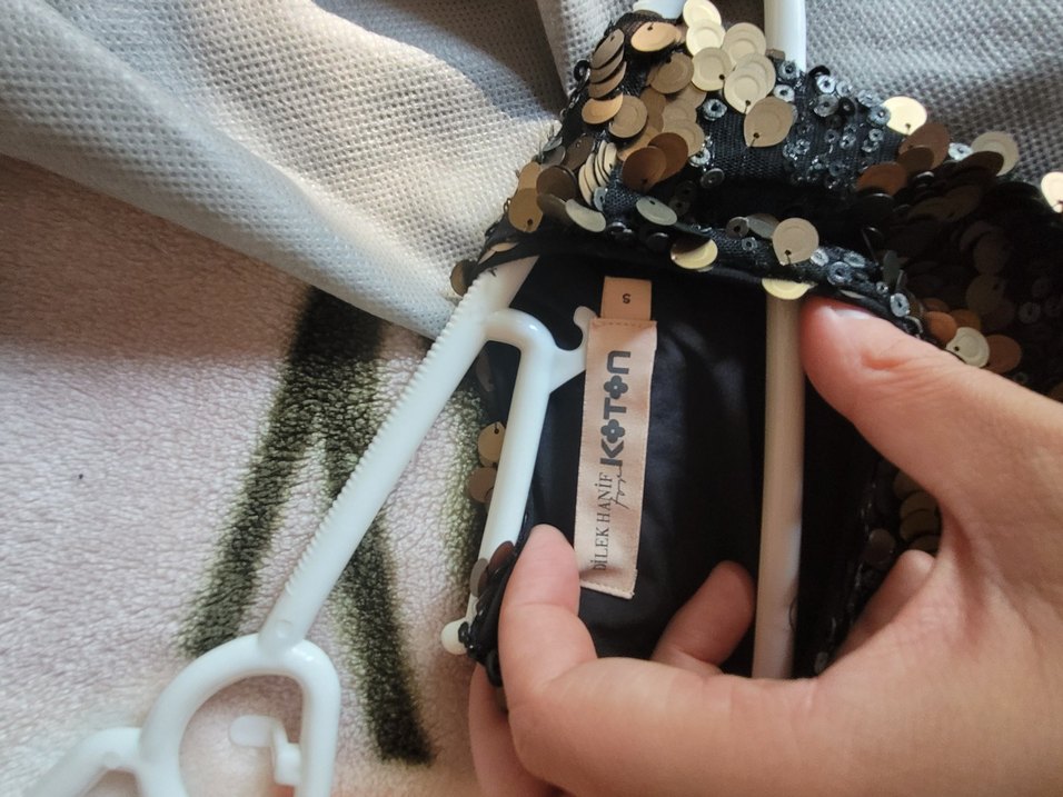 Altın Renkli Payetli Mini Abiye Elbise - Görsel 3