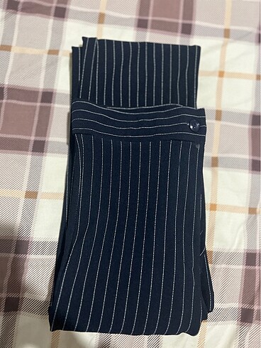 100 tl pantolon - Görsel 3