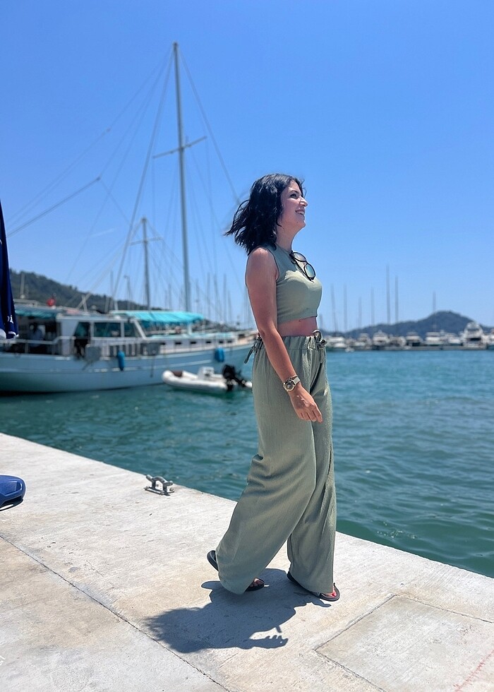 Etiketi üzerinde takım - Görsel 2