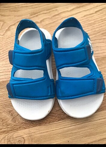 22 Beden mavi Renk Adidas Sandalet