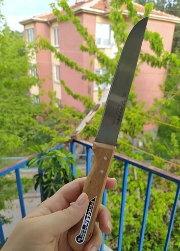 Ahşap saplı bıçak