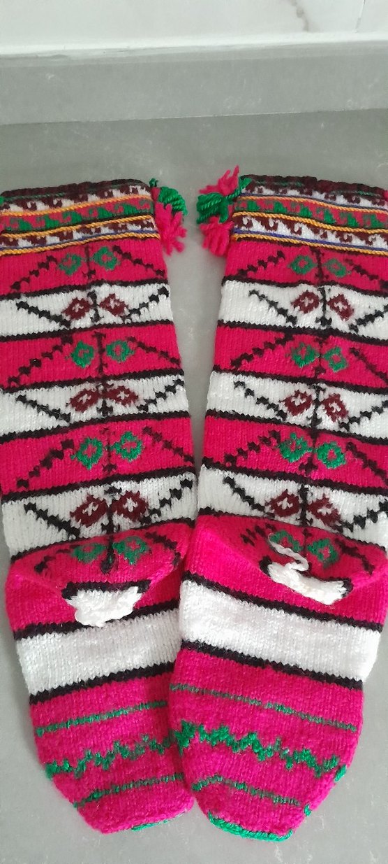 Renkli Nakışlı Yün  Örgü köy çorabı - Görsel 2