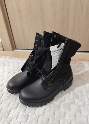 siyah erkek bot - Görsel 4