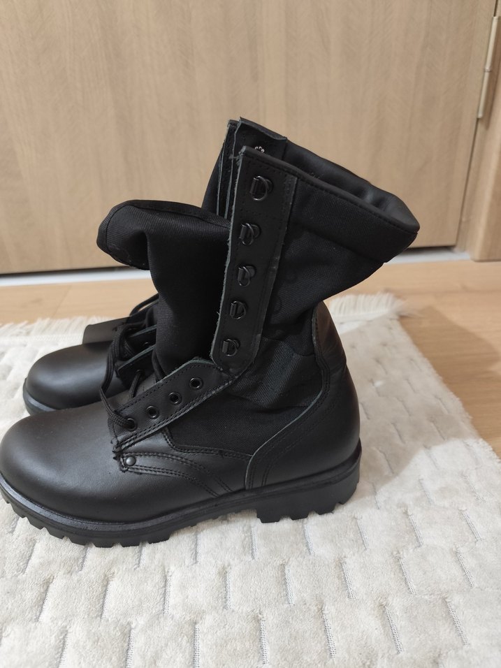 siyah erkek bot - Görsel 5