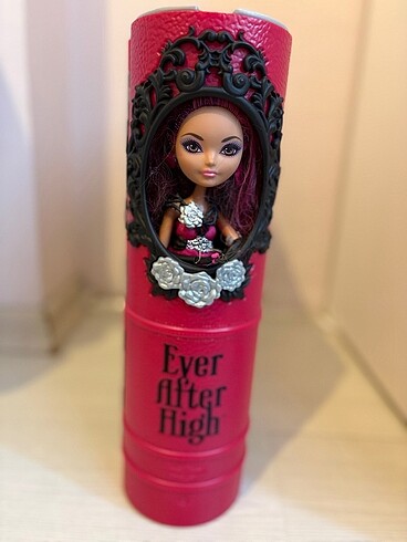 Monster High Briar Beauty Kitap Şeklinde Evi