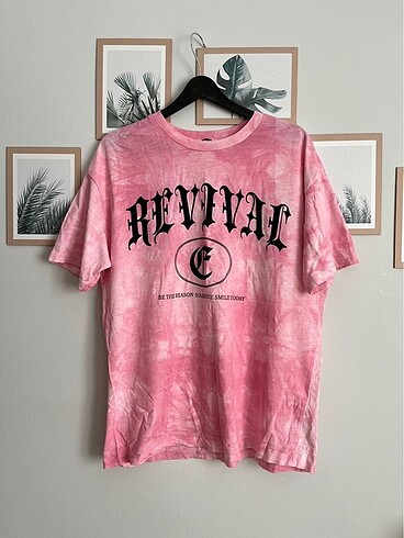 pembe desenli tshirt