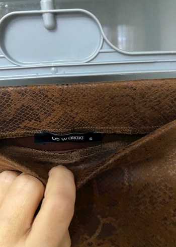 Kahverengi Yılan Desenli Mini Deri Etek - Görsel 3