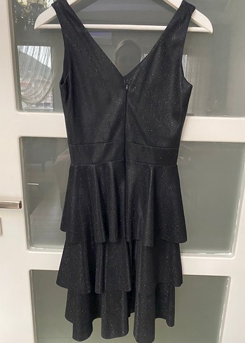 V Yaka Mini Siyah Volanlı Gotik Elbise - Görsel 3