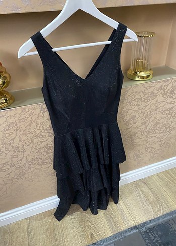 V Yaka Mini Siyah Volanlı Gotik Elbise - Görsel 5