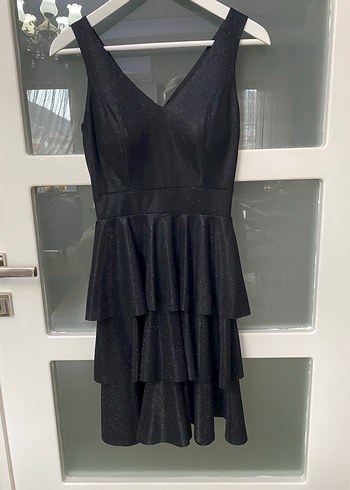 V Yaka Mini Siyah Volanlı Gotik Elbise - Görsel 4