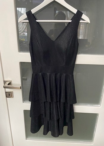 V Yaka Mini Siyah Volanlı Gotik Elbise - Görsel 7