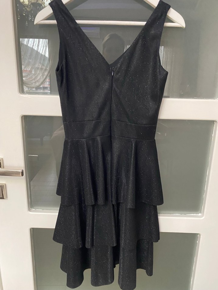 V Yaka Mini Siyah Volanlı Gotik Elbise - Görsel 3