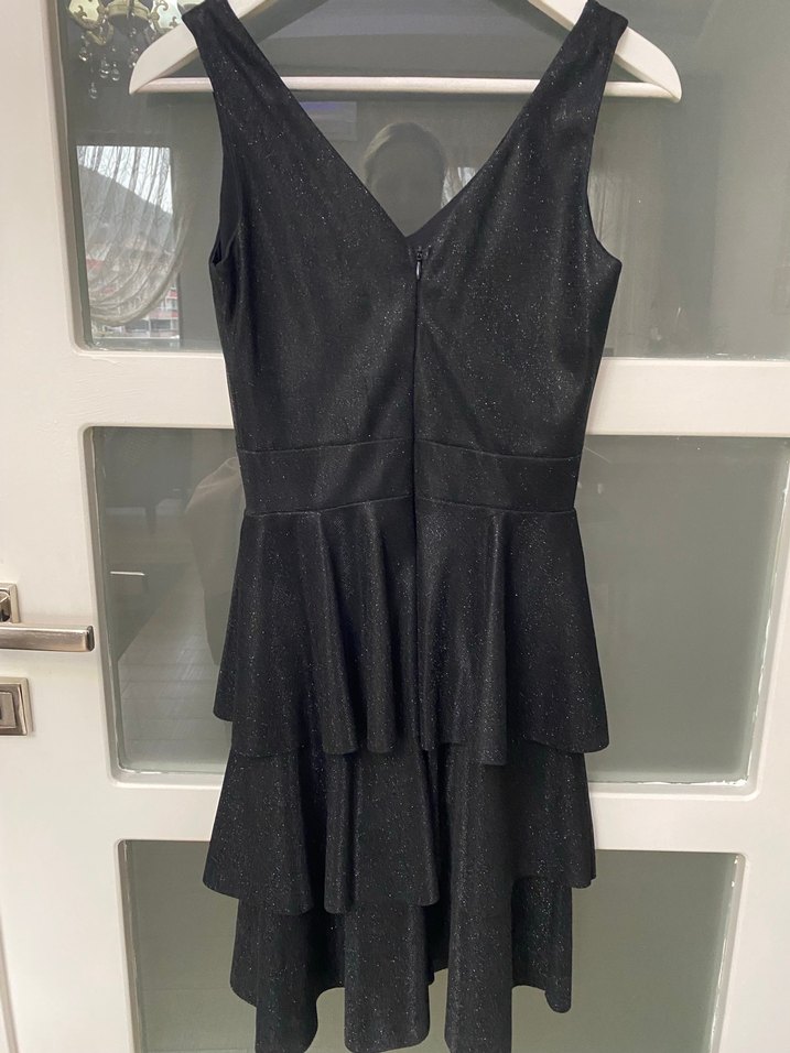 V Yaka Mini Siyah Volanlı Gotik Elbise - Görsel 2