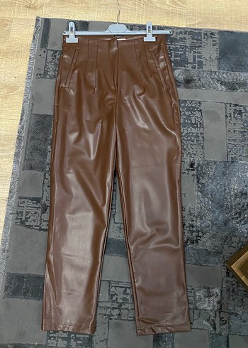 Kahverengi Deri Kemerli Midi Pantolon - Görsel 2