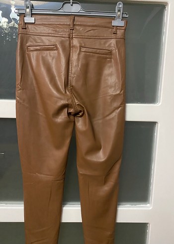Kahverengi Deri Kemerli Kadın Pantolon - Görsel 3