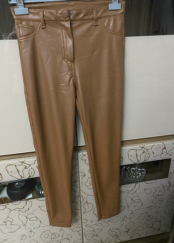 Kahverengi Deri Kemerli Kadın Pantolon - Görsel 4