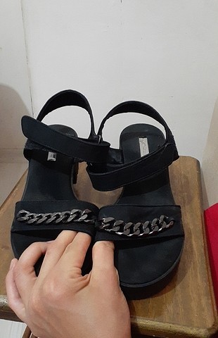 deformasi yok, guzel , şık sandalet 39_40 arasi