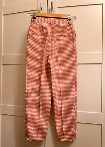 Zara Pilili, pötikareli ZARA marka pantolon.