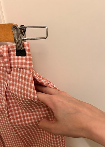 xs Beden ten rengi Renk Pilili, pötikareli ZARA marka pantolon.