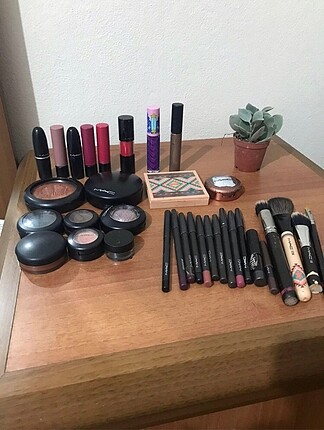 MAC İstediğiniz ürünün fiyatını sorunuz mac ürünleri