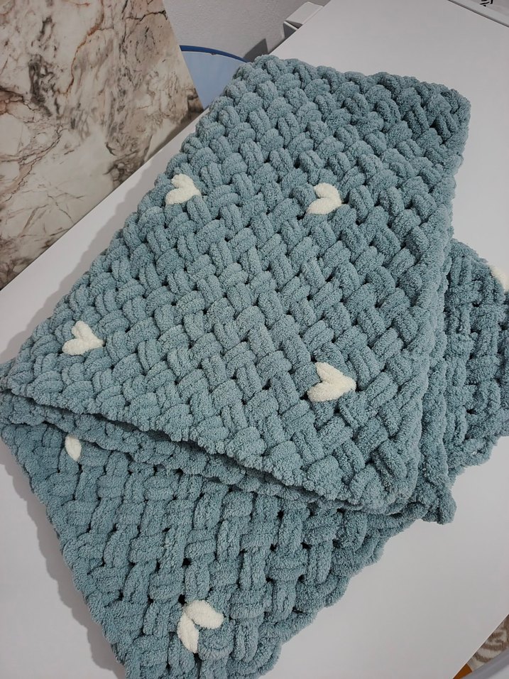 Gri Nakışlı Örgü Çocuk Battaniyesi - Görsel 4